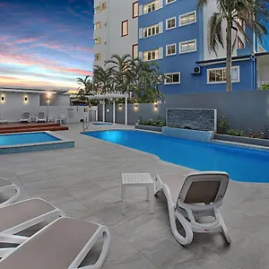 https://catalina-resort.hotelssunshinecoast.net