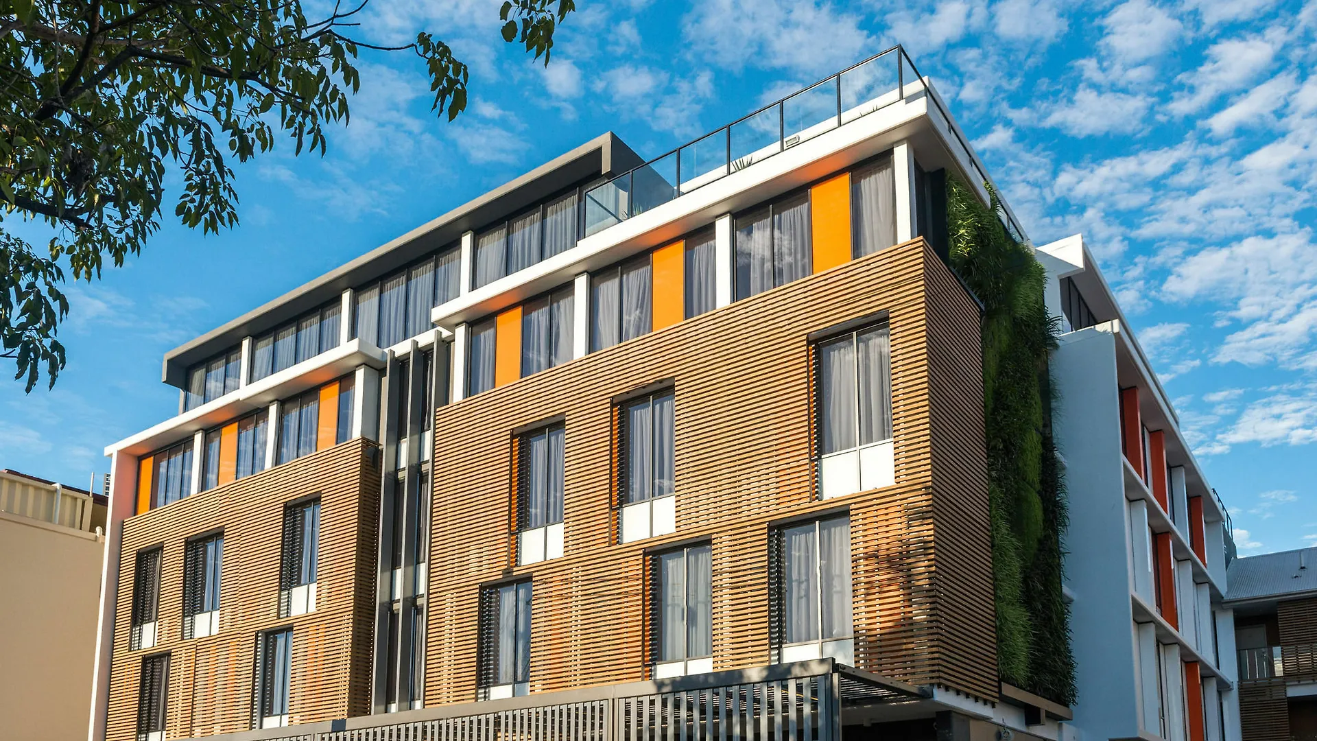****  Kennigo Hotel Brisbane, Independent Collection By Evt Australie